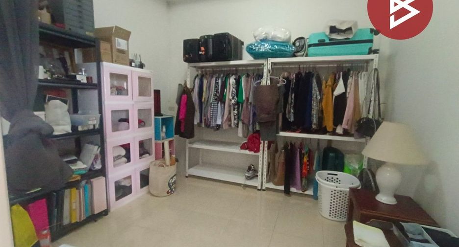 For sale 2 bedrooms townhouse in Wang Chan, Rayong