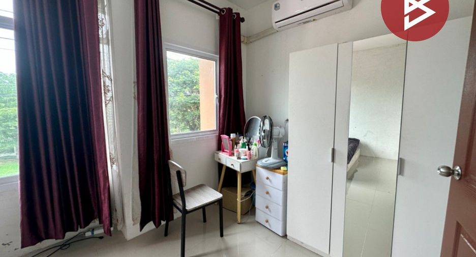 For sale 3 bedrooms townhouse in Pluak Daeng, Rayong