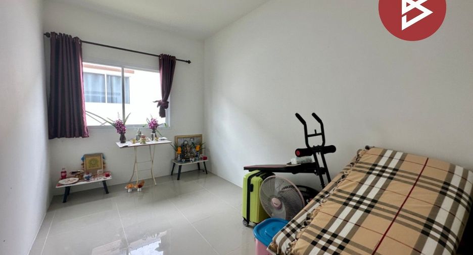 For sale 3 bedrooms townhouse in Pluak Daeng, Rayong
