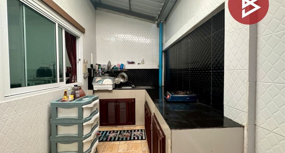 For sale 3 bedrooms townhouse in Pluak Daeng, Rayong