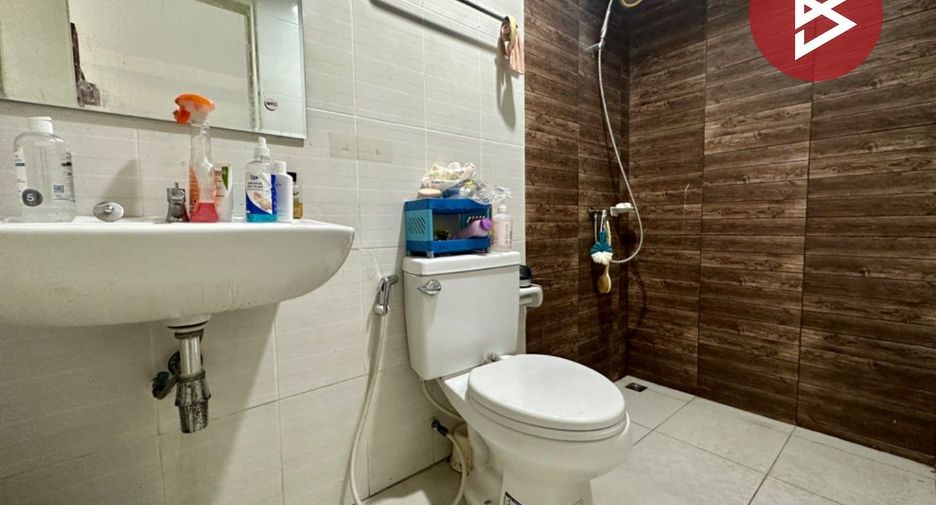 For sale 3 bedrooms townhouse in Pluak Daeng, Rayong
