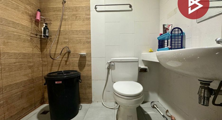 For sale 3 bedrooms townhouse in Pluak Daeng, Rayong