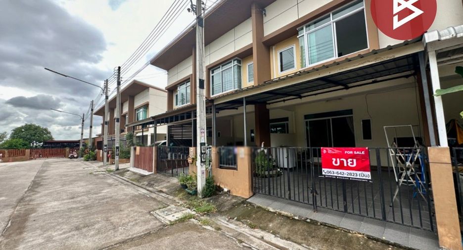 For sale 3 bedrooms townhouse in Pluak Daeng, Rayong