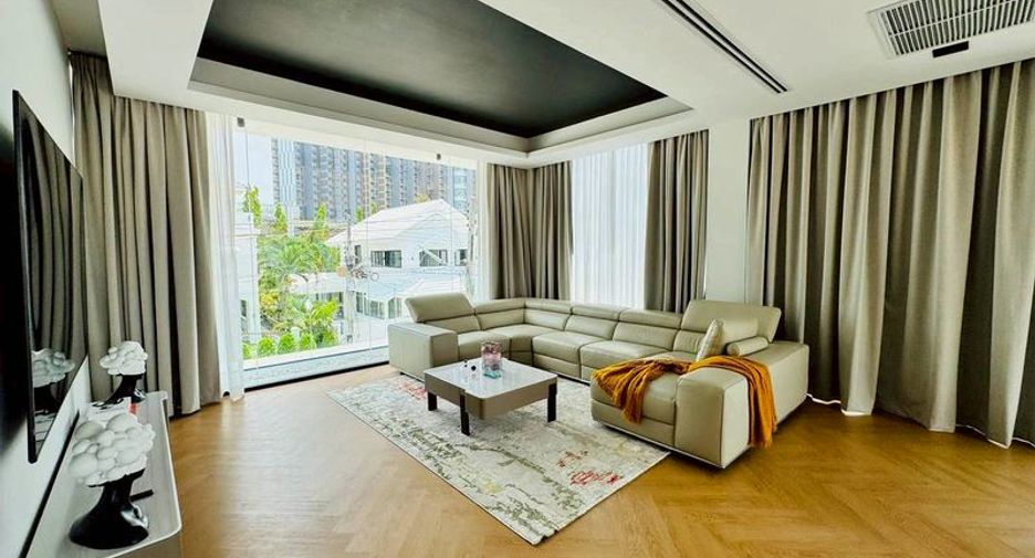 For rent 5 bedrooms house in Jomtien, Pattaya