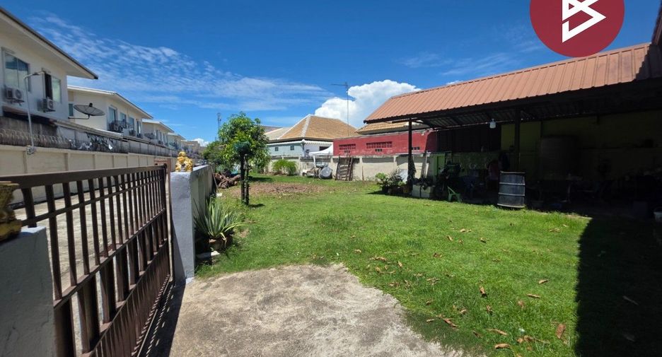 For sale 3 bedrooms townhouse in Si Racha, Chonburi