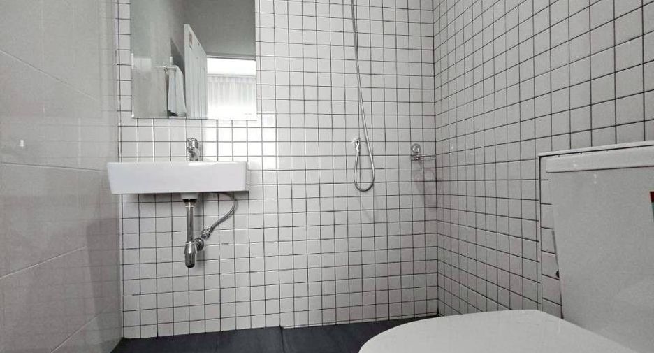 For sale 2 bedrooms townhouse in Mueang Chon Buri, Chonburi