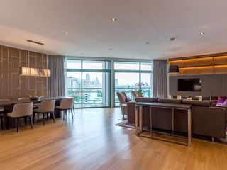 Apartamento en alquiler de 4 habitaciones en Bang Kho Laem, Bangkok