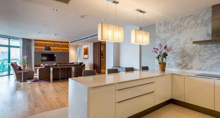 For rent 4 bedrooms apartment in Bang Kho Laem, Bangkok