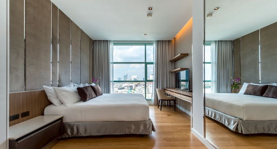 For rent 4 bedrooms apartment in Bang Kho Laem, Bangkok