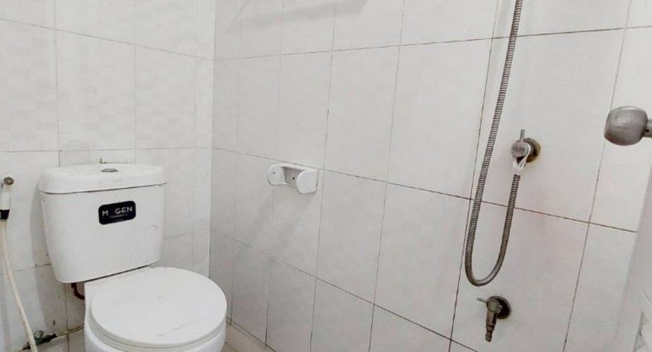 Casa adosada en venta de 3 habitaciones en Bang Phli, Samut Prakan