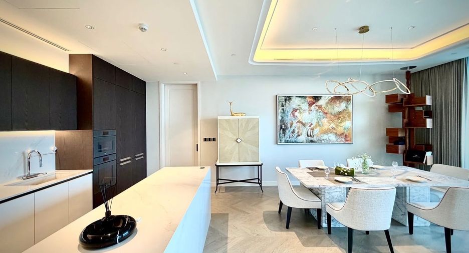 For rent 3 bedrooms condo in Sathon, Bangkok