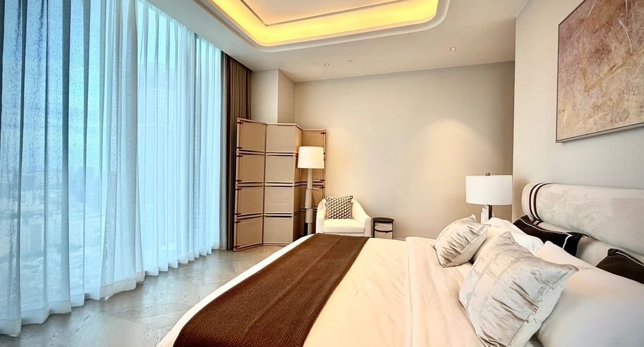 For rent 3 bedrooms condo in Sathon, Bangkok