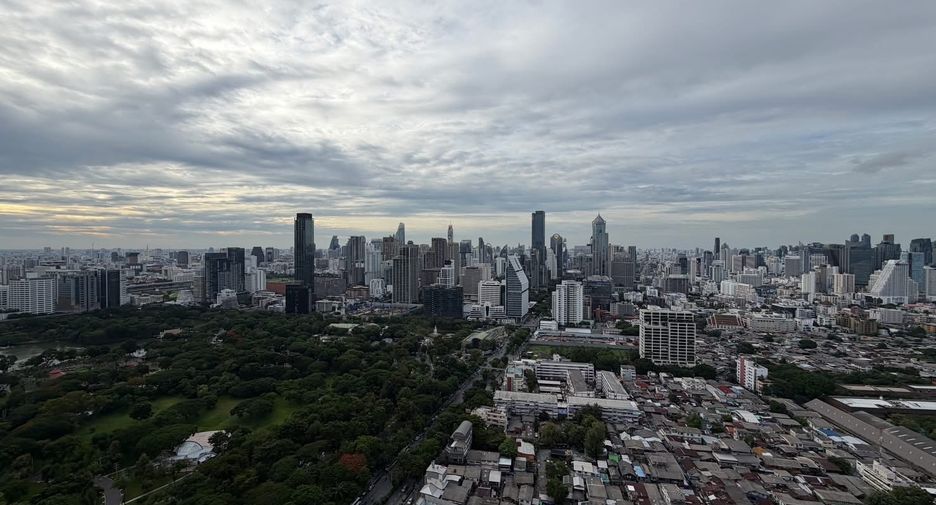 For rent 3 bedrooms condo in Sathon, Bangkok