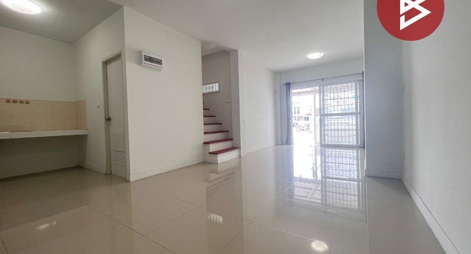 Casa adosada en venta de 3 habitaciones en Mueang Chon Buri, Chonburi