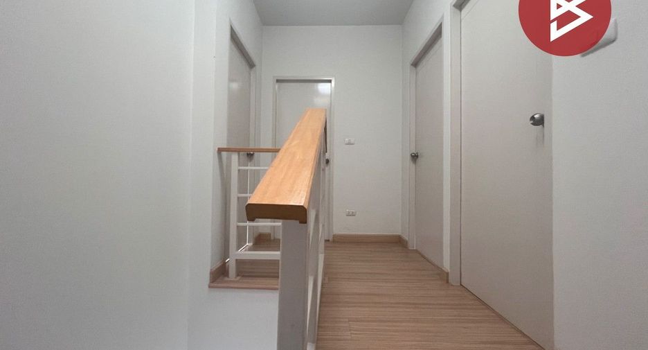 Casa adosada en venta de 3 habitaciones en Mueang Chon Buri, Chonburi