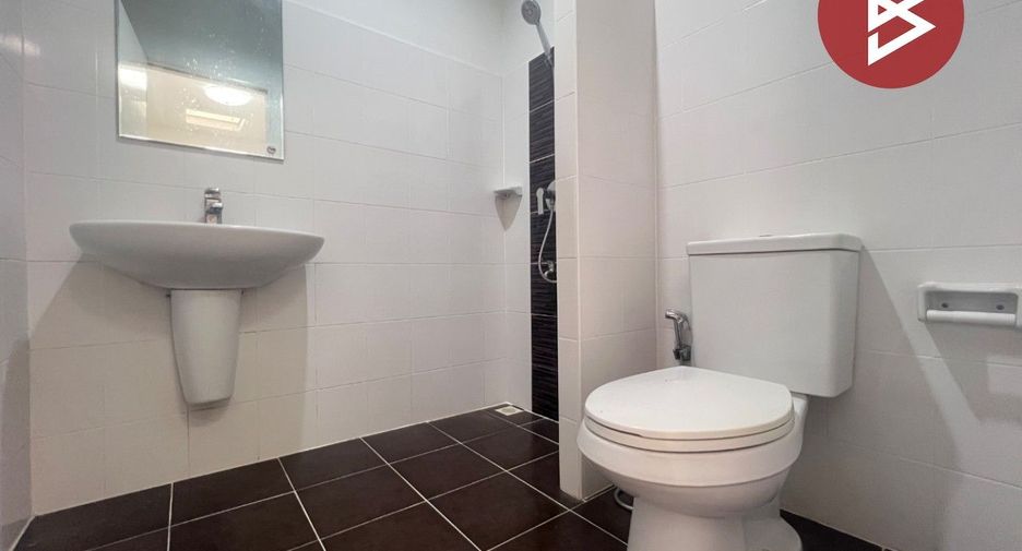 Casa adosada en venta de 3 habitaciones en Mueang Chon Buri, Chonburi