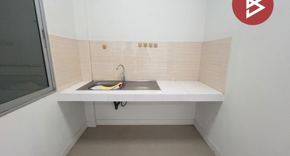 Casa adosada en venta de 3 habitaciones en Mueang Chon Buri, Chonburi