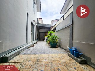 Casa adosada en venta de 3 habitaciones en Bang Phli, Samut Prakan