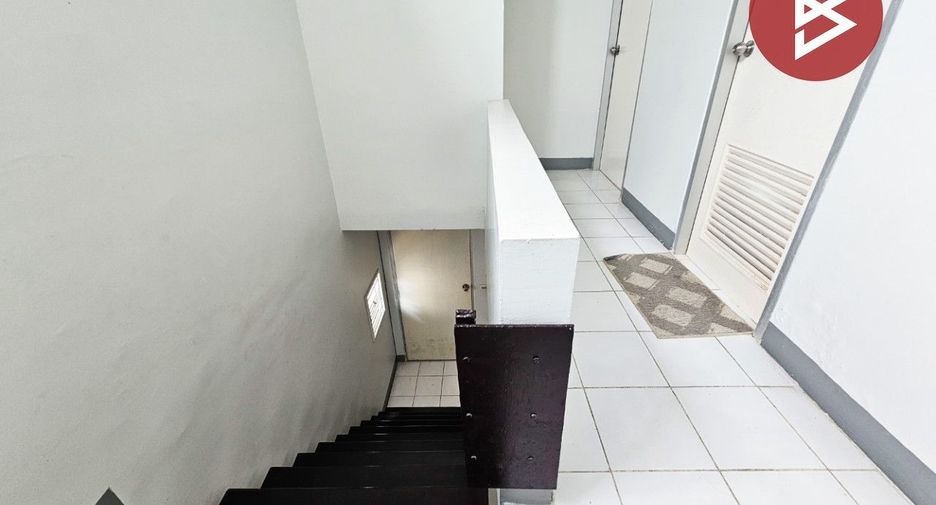 Casa adosada en venta de 3 habitaciones en Bang Phli, Samut Prakan