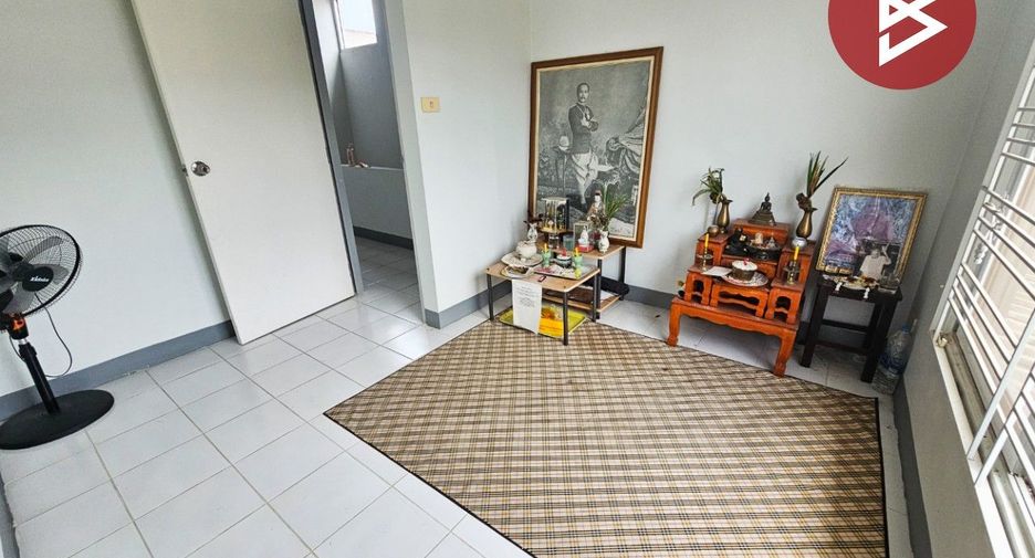 Casa adosada en venta de 3 habitaciones en Bang Phli, Samut Prakan