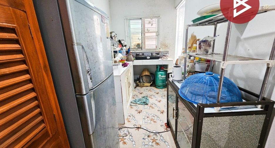 Casa adosada en venta de 3 habitaciones en Bang Phli, Samut Prakan