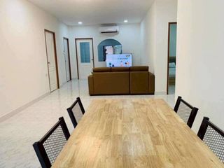 Haus zur Miete mit 5 Zimmer in Bang Lamung, Chonburi