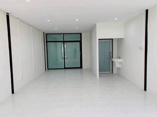 Haus zur Miete mit 5 Zimmer in Bang Lamung, Chonburi
