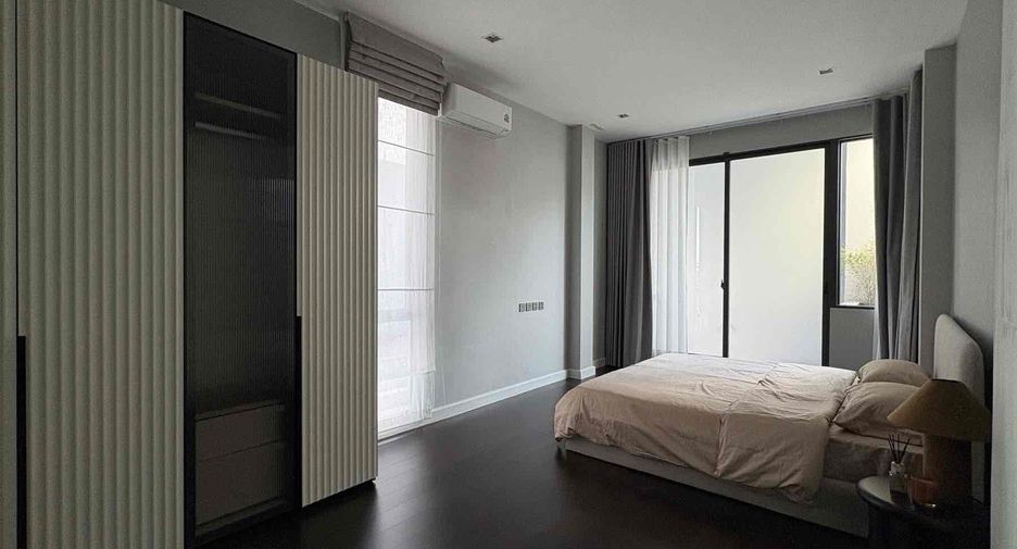 À vendre et à louer 4 chambres maison à Suan Luang, Bangkok