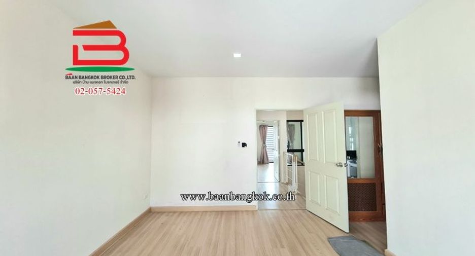 出租 和 出售 4 卧室 联排别墅 在 Mueang Samut Prakan, Samut Prakan