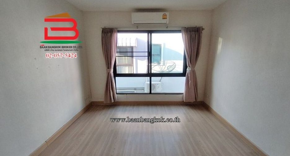 出租 和 出售 4 卧室 联排别墅 在 Mueang Samut Prakan, Samut Prakan
