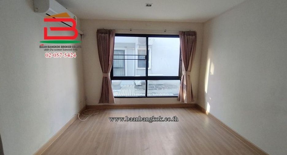 出租 和 出售 4 卧室 联排别墅 在 Mueang Samut Prakan, Samut Prakan
