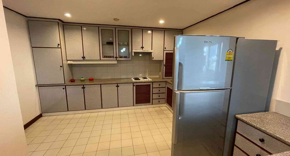 Wohnung zur Miete mit 3 Zimmer in Watthana, Bangkok