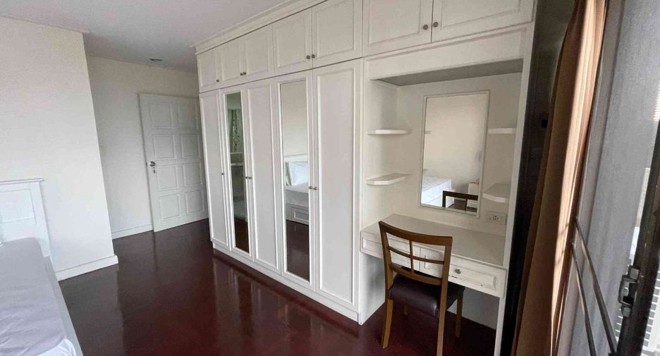 Wohnung zur Miete mit 3 Zimmer in Watthana, Bangkok