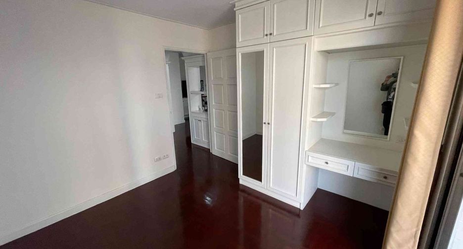 Wohnung zur Miete mit 3 Zimmer in Watthana, Bangkok