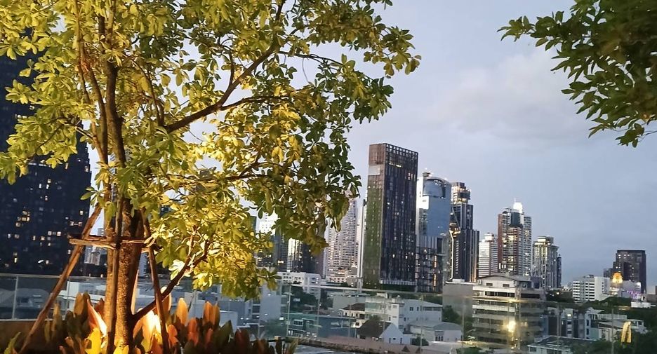 Condo en alquiler de 1 habitaciones en Khlong Toei, Bangkok