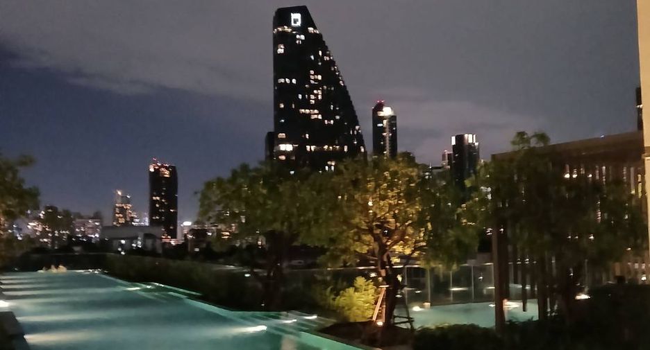 Condo en alquiler de 1 habitaciones en Khlong Toei, Bangkok