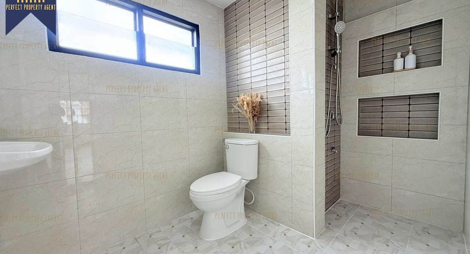 Haus zum Kauf mit 4 Zimmer in Min Buri, Bangkok
