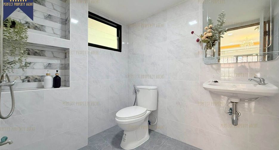 Haus zum Kauf mit 4 Zimmer in Min Buri, Bangkok