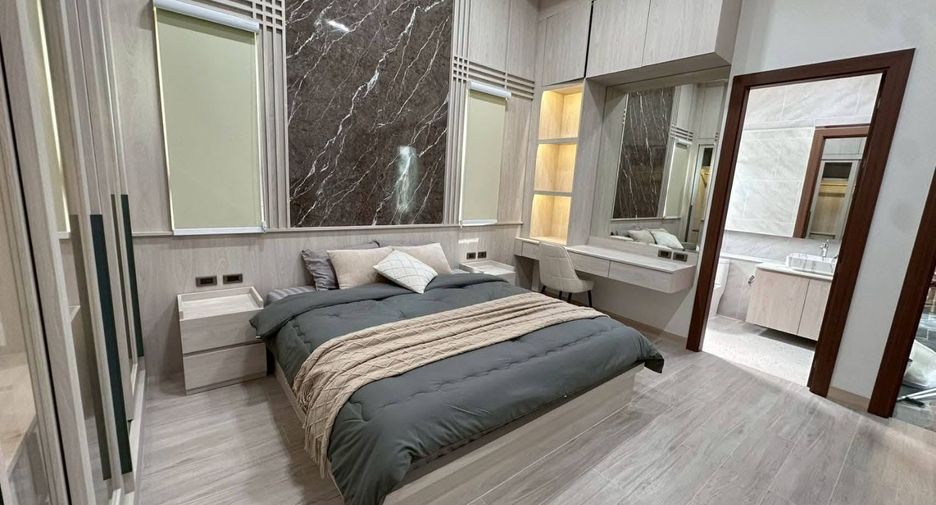 Villa en alquiler de 4 habitaciones en Bang Lamung, Chonburi