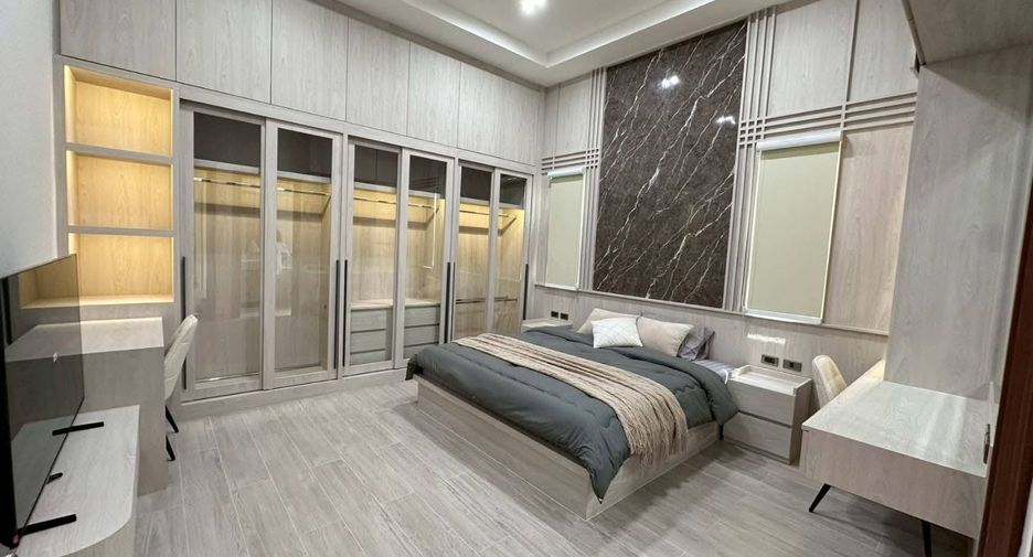 Villa en alquiler de 4 habitaciones en Bang Lamung, Chonburi