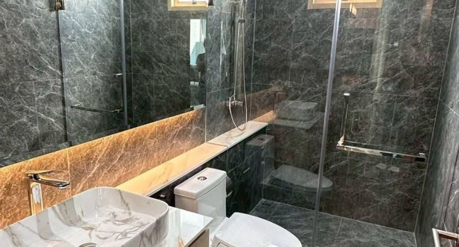 Villa en alquiler de 4 habitaciones en Bang Lamung, Chonburi