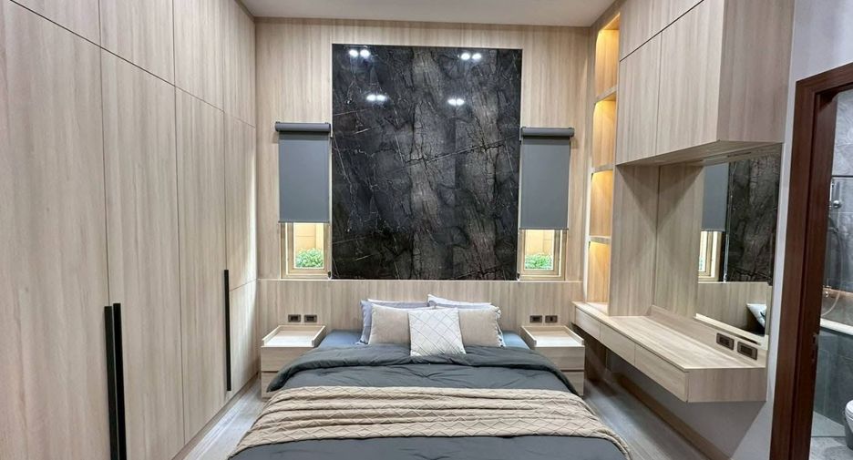 Villa en alquiler de 4 habitaciones en Bang Lamung, Chonburi