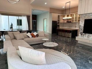 Villa en alquiler de 4 habitaciones en Bang Lamung, Chonburi