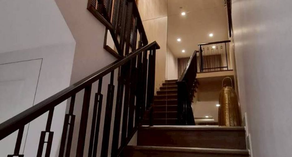 For rent 3 bedrooms house in Saphan Sung, Bangkok