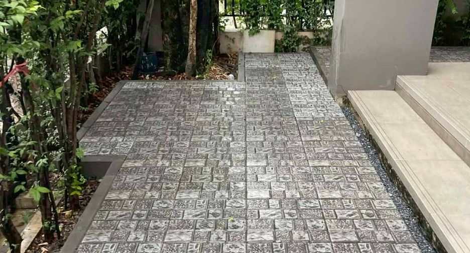 For rent 3 bedrooms house in Saphan Sung, Bangkok