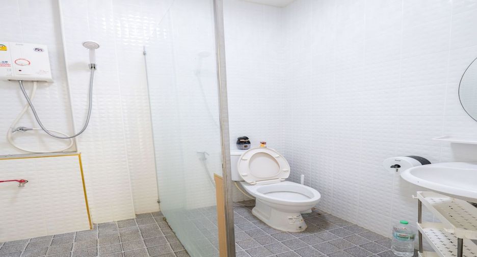 For sale 2 ベッドルーム townhouse in Huay Yai, Pattaya