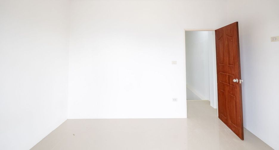 For sale 2 ベッドルーム townhouse in Huay Yai, Pattaya