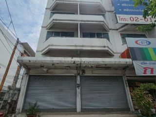 Local comercial en venta de 7 habitaciones en Bang Khae, Bangkok
