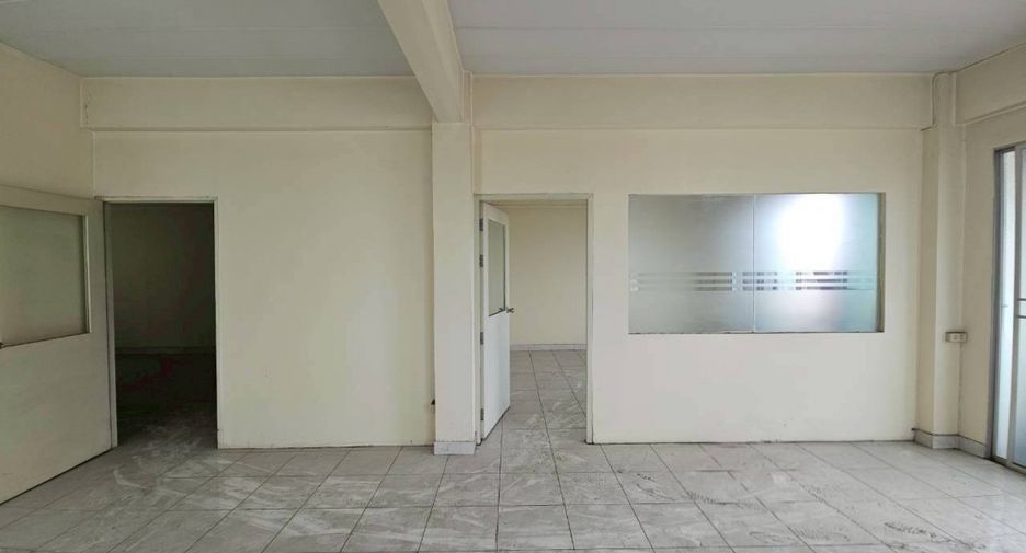 Local comercial en venta de 7 habitaciones en Bang Khae, Bangkok