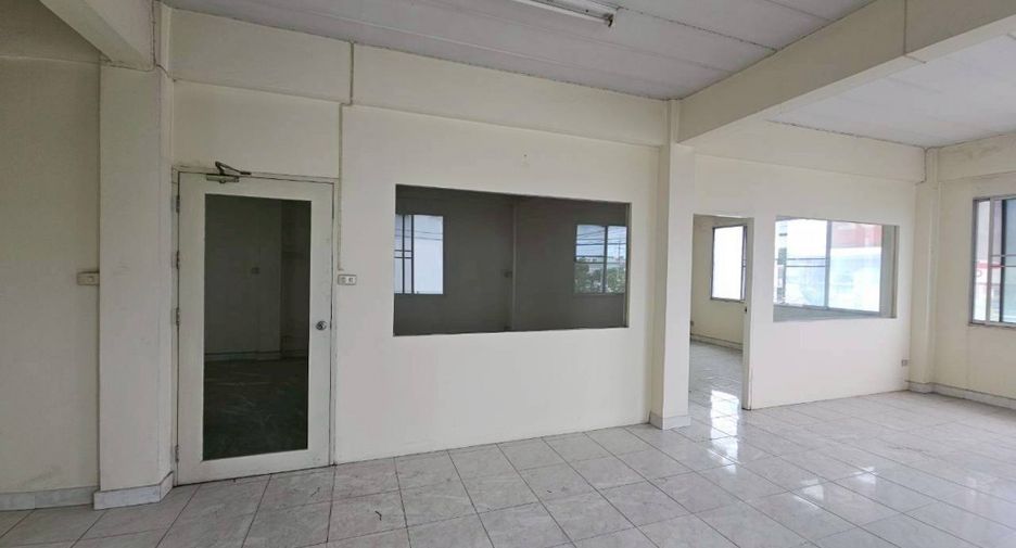 Local comercial en venta de 7 habitaciones en Bang Khae, Bangkok